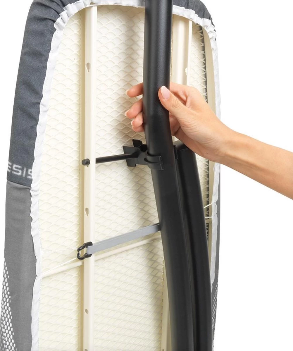 Brabantia Strijkplank D Met Hittebestendige Parkeerplaats - 135 X 45 Cm - Botanical 7 Brabantia Strijkplank D Met Hittebestendige Parkeerplaats - 135 X 45 Cm - Botanical - Afbeelding 5