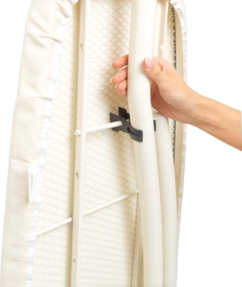 Brabantia Strijkplank D Met Hittebestendige Parkeerplaats - 135 X 45 Cm - Botanical 6 Brabantia Strijkplank D Met Hittebestendige Parkeerplaats - 135 X 45 Cm - Botanical - Afbeelding 4