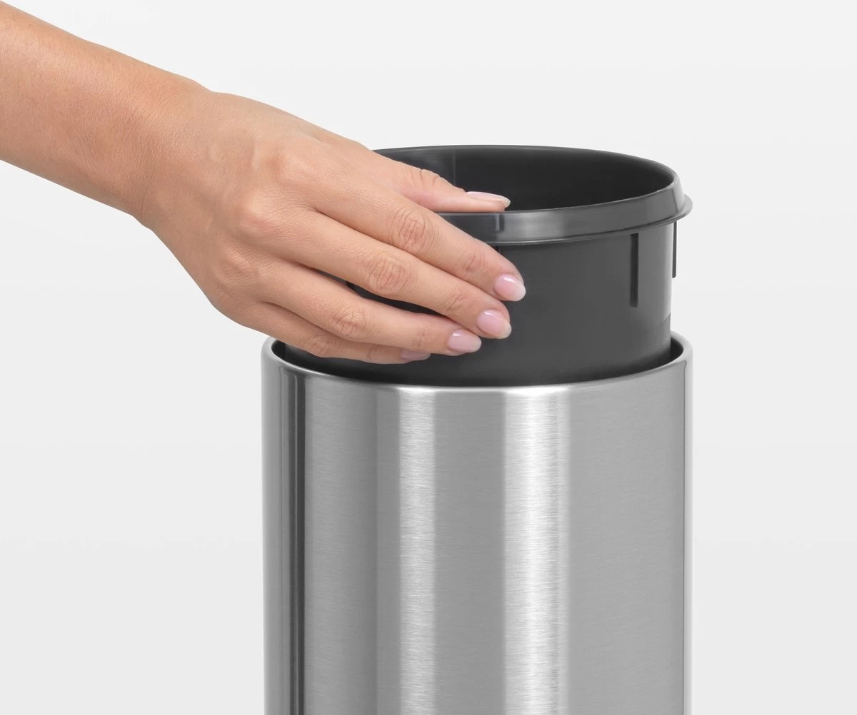 Brabantia Touch Bin Prullenbak - 3 L - Matt Steel 6 Brabantia Touch Bin Prullenbak - 3 L - Matt Steel - Afbeelding 4