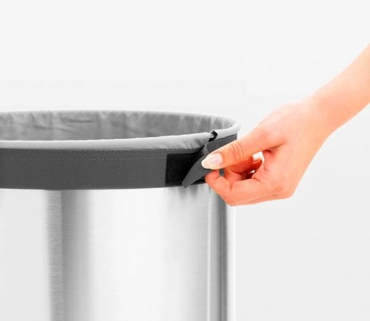 Brabantia Wasmand - 60 L - Matt Steel Met Kunststof Deksel 9 Brabantia Wasmand - 60 L - Matt Steel Met Kunststof Deksel - Afbeelding 7