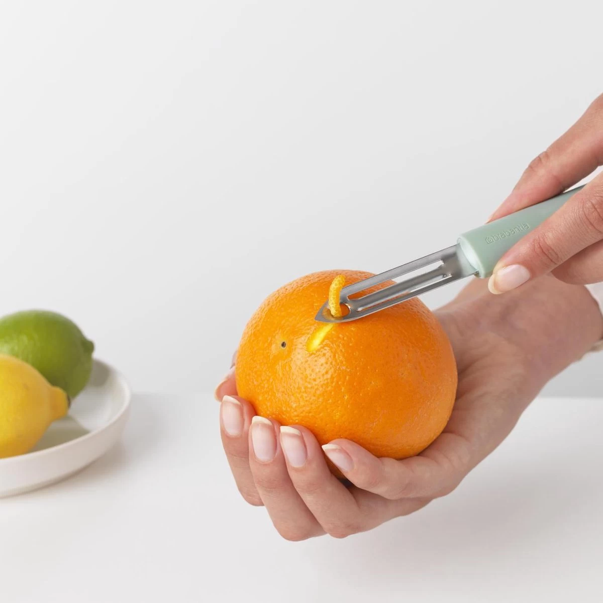 Brabantia Tasty+ Dunschiller Plus Zesteur - Jade Green 5 Brabantia Tasty+ Dunschiller Plus Zesteur - Jade Green - Afbeelding 3
