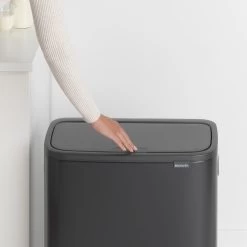 Brabantia Bo Touch Bin Prullenbak - 2 X 30 L - Matt Black 26 Brabantia Bo Touch Bin Prullenbak - 2 X 30 L - Matt Black -Brabantia 1200x1200 204