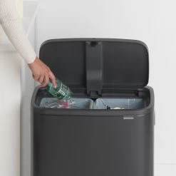 Brabantia Bo Touch Bin Prullenbak - 2 X 30 L - Matt Black 31 Brabantia Bo Touch Bin Prullenbak - 2 X 30 L - Matt Black -Brabantia 1200x1200 205