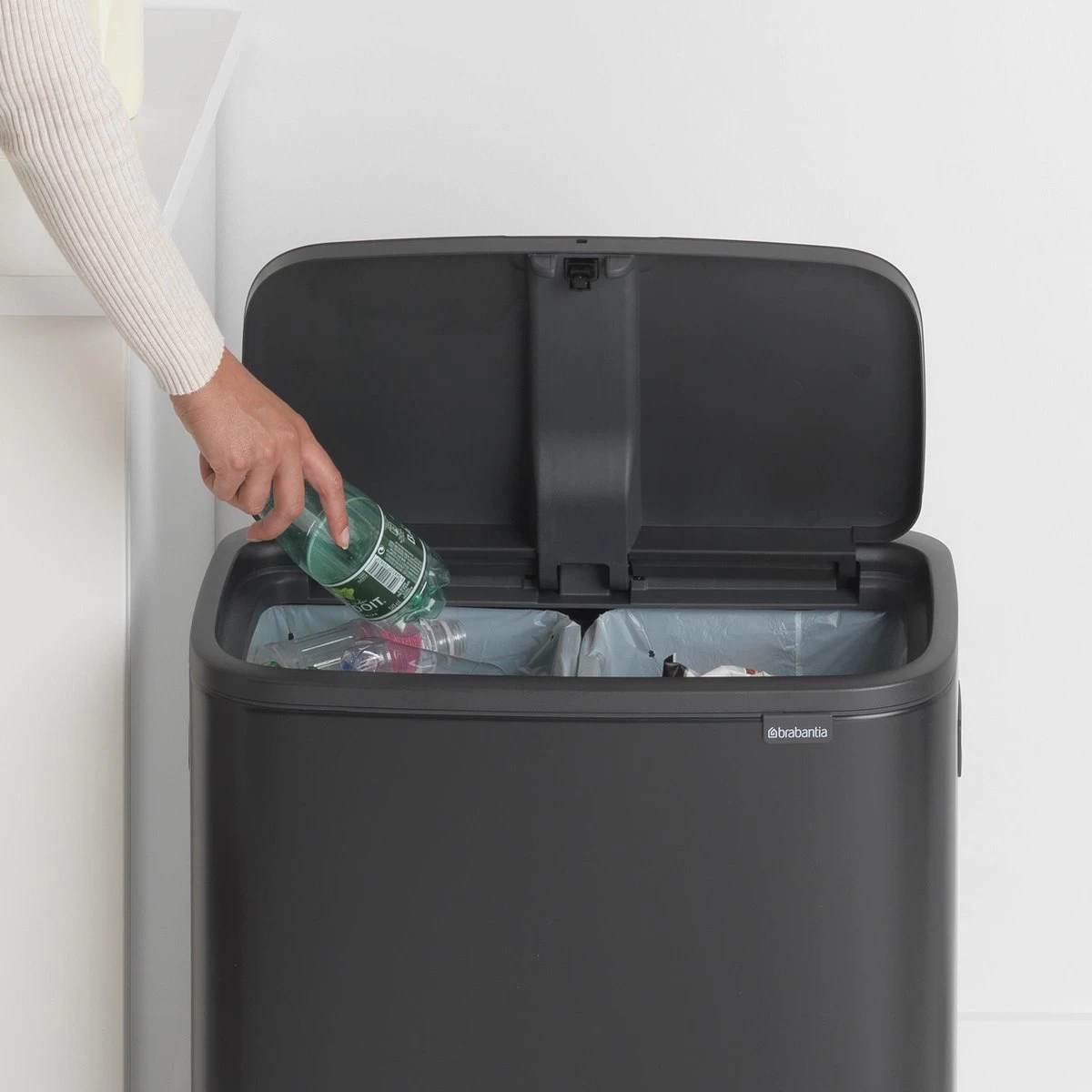 Brabantia Bo Touch Bin Prullenbak - 2 X 30 L - Matt Black 14 Brabantia Bo Touch Bin Prullenbak - 2 X 30 L - Matt Black - Afbeelding 12