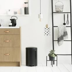 Brabantia NewIcon Prullenbak - 20 L - Matt Black -Brabantia 1200x1200 252