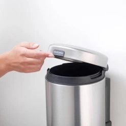 Brabantia NewIcon Wandprullenbak - 3 L - Matt Steel 33 Brabantia NewIcon Wandprullenbak - 3 L - Matt Steel -Brabantia 1200x1200 261