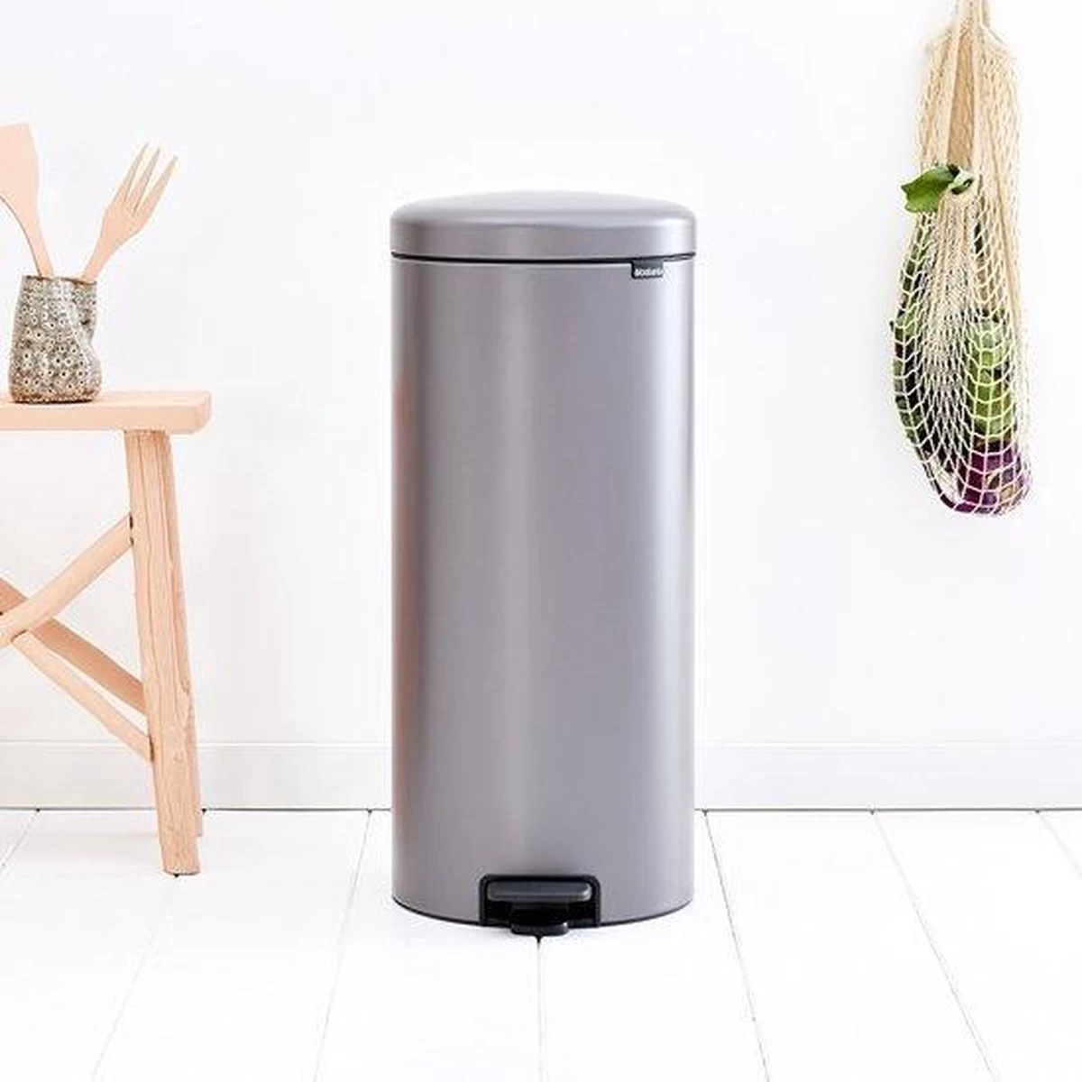 Brabantia NewIcon Prullenbak - 30 L - Platinum 6 Brabantia NewIcon Prullenbak - 30 L - Platinum - Afbeelding 4