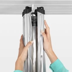 Brabantia Lift-O-Matic Droogmolen - Met Metalen Grondanker, Beschermhoes, Wasknijpertasje En Wasknijpers - 40 M - Metallic Grey 20 Brabantia Lift-O-Matic Droogmolen - Met Metalen Grondanker, Beschermhoes, Wasknijpertasje En Wasknijpers - 40 M - Metallic Grey -Brabantia 1200x1200 435