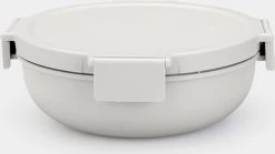 Brabantia Make & Take Salade Lunchbox - 1,3 L - Kunststof - Light Grey -Brabantia 1200x675 1