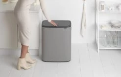Brabantia Bo Touch Bin Prullenbak - 2 X 30 L - Mineral Concrete Grey 27 Brabantia Bo Touch Bin Prullenbak - 2 X 30 L - Mineral Concrete Grey -Brabantia 1200x766 13
