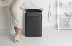 Brabantia Bo Touch Bin Prullenbak - 60 L - Matt Black -Brabantia 1200x766 19
