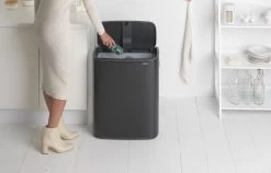 Brabantia Bo Touch Bin Prullenbak - 60 L - Matt Black -Brabantia 1200x766 21
