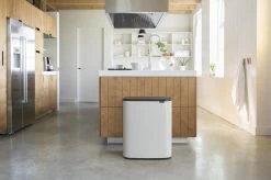 Brabantia Bo Touch Bin Prullenbak - 2 X 30 L - White 24 Brabantia Bo Touch Bin Prullenbak - 2 X 30 L - White -Brabantia 1200x799 20