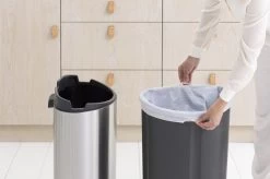 Brabantia Touch Bin Prullenbak - 40 L - Matt Steel Fingerprint Proof -Brabantia 1200x799 39