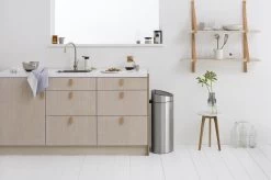 Brabantia Touch Bin Prullenbak - 40 L - Matt Steel Fingerprint Proof -Brabantia 1200x799 41