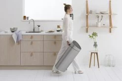 Brabantia Touch Bin Prullenbak - 40 L - Matt Steel Fingerprint Proof -Brabantia 1200x799 42