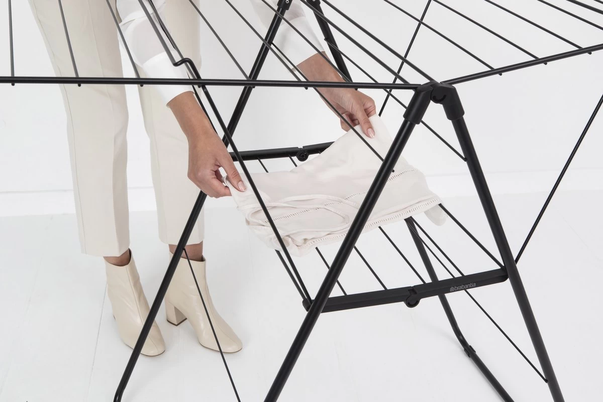 Brabantia HangOn Droogrek Inklapbaar - 25 Meter - Met Wasknijpertasje - Matt Black 16 Brabantia HangOn Droogrek Inklapbaar - 25 Meter - Met Wasknijpertasje - Matt Black - Afbeelding 14