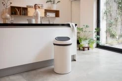 Brabantia Touch Bin Prullenbak - 60 L - Soft Beige 11 Brabantia Touch Bin Prullenbak - 60 L - Soft Beige -Brabantia 1200x800 50