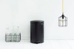 Brabantia NewIcon Prullenbak - 20 L - Matt Black -Brabantia 1200x800 53