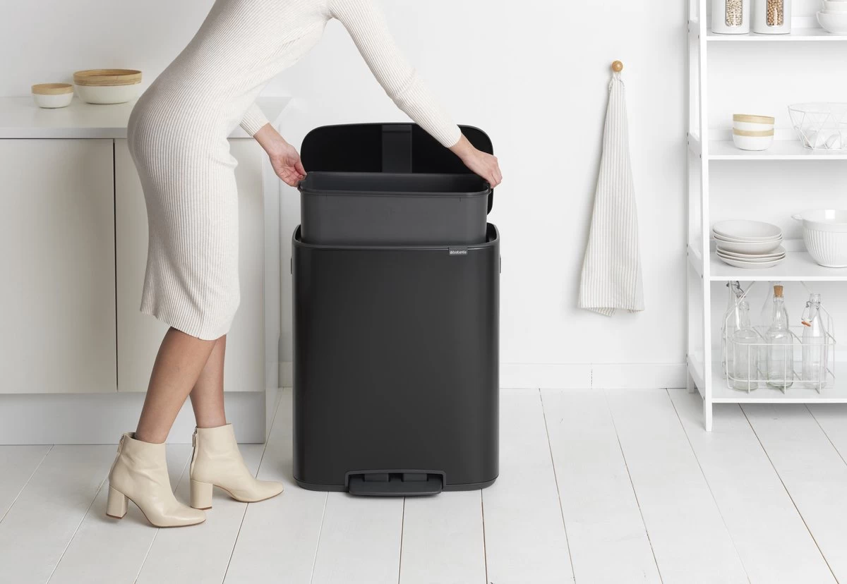 Brabantia Bo Prullenbak - 60 L - Met 80 Vuilniszakken - Matt Black 12 Brabantia Bo Prullenbak - 60 L - Met 80 Vuilniszakken - Matt Black - Afbeelding 10