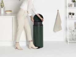 Brabantia NewIcon Prullenbak - 30 L - Pine Green 17 Brabantia NewIcon Prullenbak - 30 L - Pine Green -Brabantia 1200x899 27