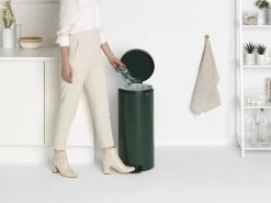 Brabantia NewIcon Prullenbak - 30 L - Pine Green 18 Brabantia NewIcon Prullenbak - 30 L - Pine Green -Brabantia 1200x899 28