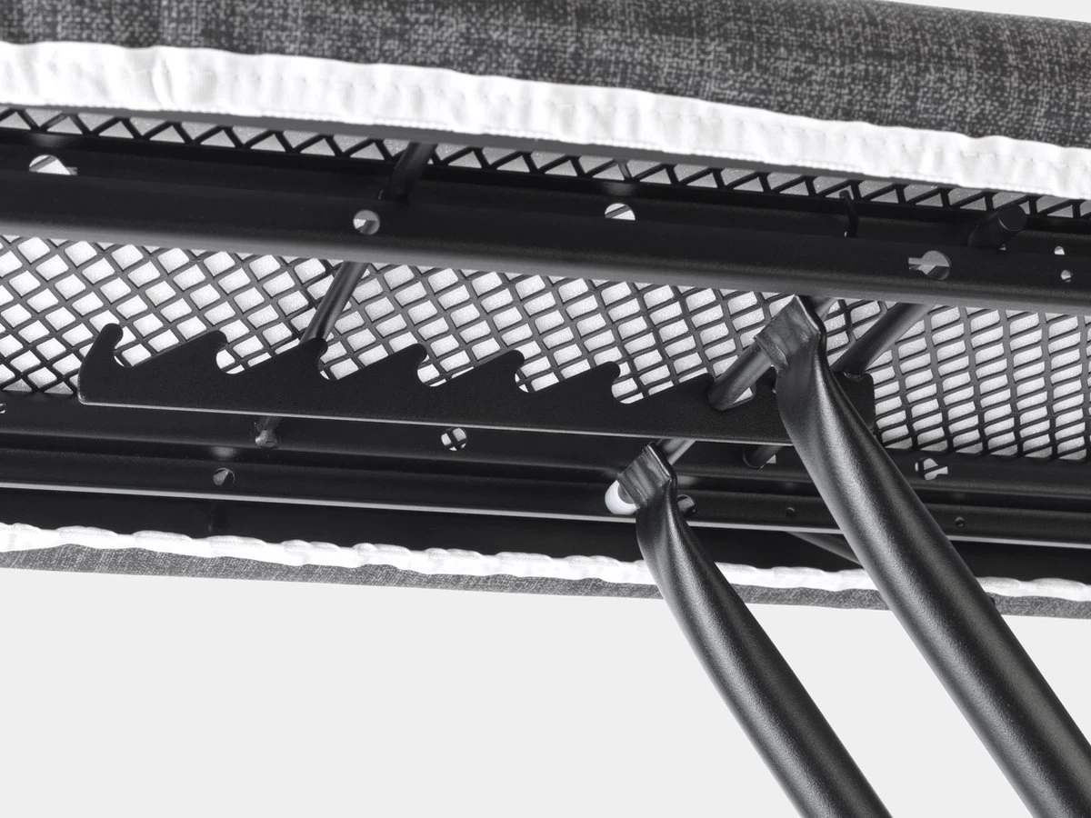 Brabantia Strijkplank A - Met Strijkerhouder - 110x30 Cm - Denim Blue 9 Brabantia Strijkplank A - Met Strijkerhouder - 110x30 Cm - Denim Blue - Afbeelding 7