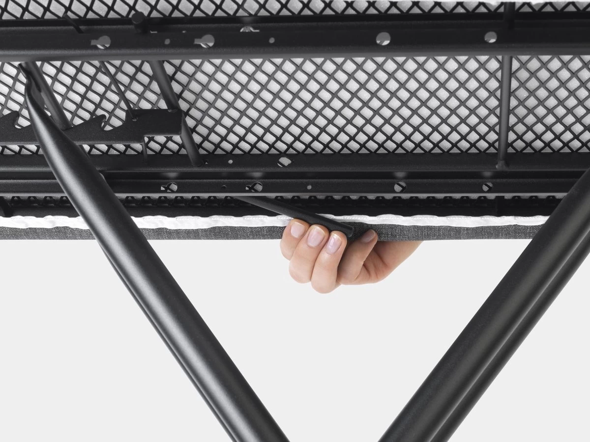 Brabantia Strijkplank A - Met Strijkerhouder - 110x30 Cm - Denim Blue 10 Brabantia Strijkplank A - Met Strijkerhouder - 110x30 Cm - Denim Blue - Afbeelding 8