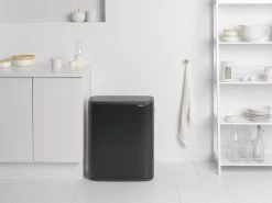 Brabantia Bo Touch Bin Prullenbak - 60 L - Matt Black -Brabantia 1200x900 21