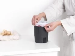 Brabantia NewIcon Wandprullenbak - 3 L - Matt Steel 27 Brabantia NewIcon Wandprullenbak - 3 L - Matt Steel -Brabantia 1200x900 42