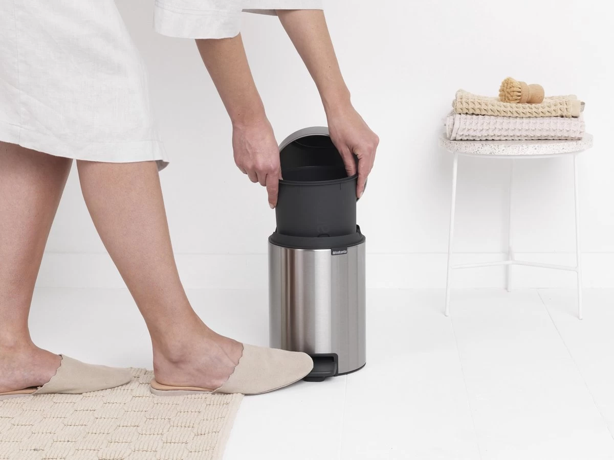 Brabantia NewIcon Prullenbak - 3 L - Matt Steel Fingerprint Proof 11 Brabantia NewIcon Prullenbak - 3 L - Matt Steel Fingerprint Proof - Afbeelding 9