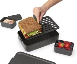 Brabantia Make & Take Bento Lunchbox Incl Bentobox - Large - Kunststof - Dark Grey 29 Brabantia Make & Take Bento Lunchbox Incl Bentobox - Large - Kunststof - Dark Grey -Brabantia 1200x996 1