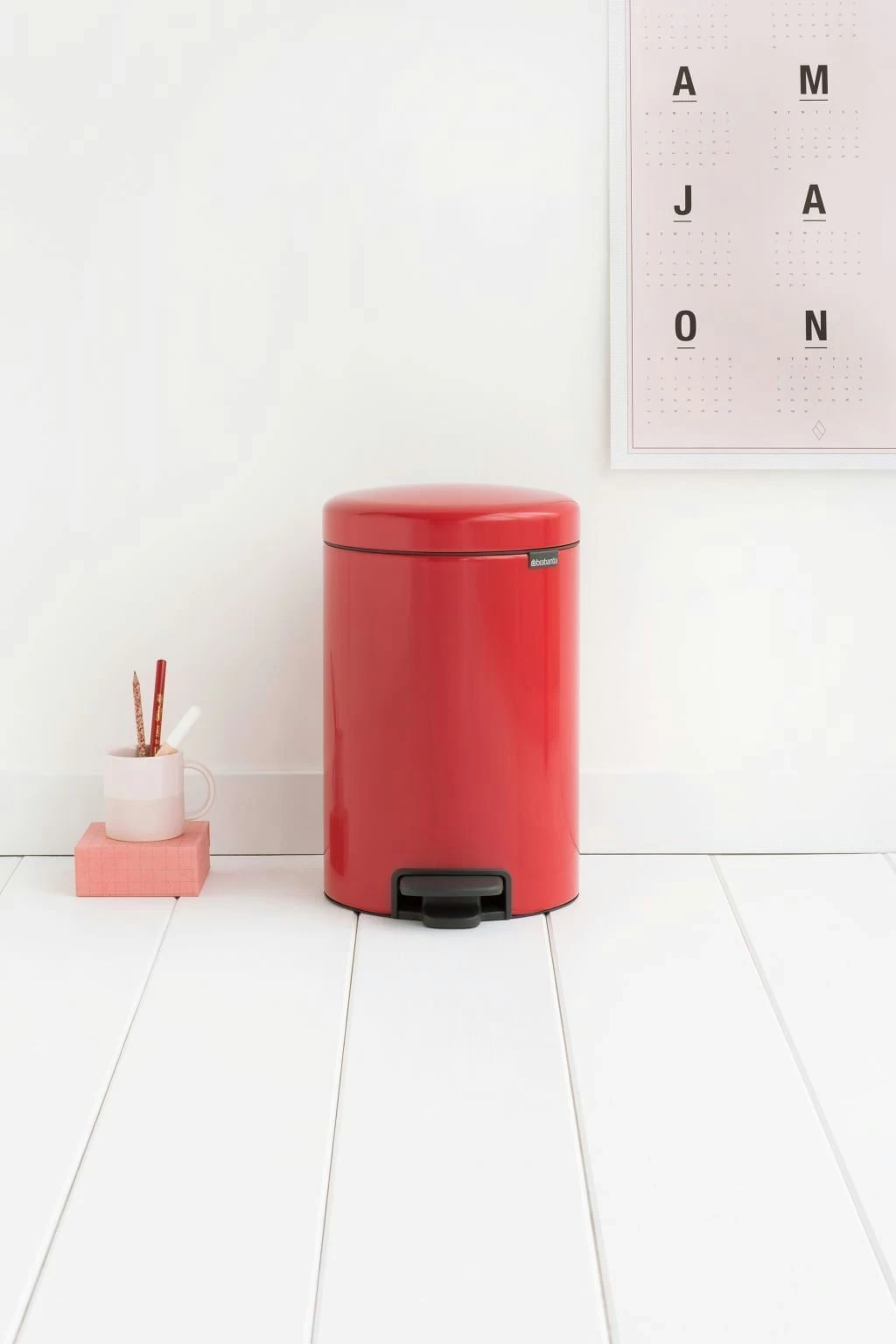 Brabantia Pedaalemmer Newlcon 12 Liter Passion Red 6 Brabantia Pedaalemmer Newlcon 12 Liter Passion Red - Afbeelding 4
