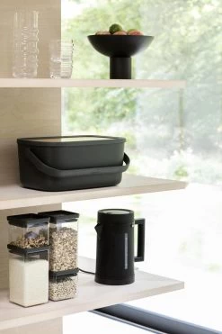 Brabantia Nic Broodtrommel - Met Bamboe Deksel - Dark Grey -Brabantia 799x1200 106