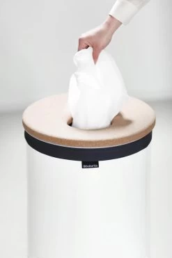 Brabantia Wasmand Met Deksel - 60 L - White / Kurken Deksel 30 Brabantia Wasmand Met Deksel - 60 L - White / Kurken Deksel -Brabantia 799x1200 114