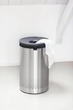 Brabantia Wasmand - 60 L - Matt Steel Met Kunststof Deksel 33 Brabantia Wasmand - 60 L - Matt Steel Met Kunststof Deksel -Brabantia 799x1200 130