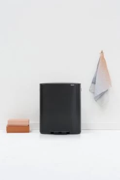 Brabantia Bo Prullenbak - 60 L - Met 80 Vuilniszakken - Matt Black 30 Brabantia Bo Prullenbak - 60 L - Met 80 Vuilniszakken - Matt Black -Brabantia 799x1200 39