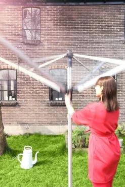 Brabantia Lift-o-Matic Advance Droogmolen Met Kunststof Betonanker, Beschermhoes En Wasknijpertasje - 50 M - Zilvergrijs 34 Brabantia Lift-o-Matic Advance Droogmolen Met Kunststof Betonanker, Beschermhoes En Wasknijpertasje - 50 M - Zilvergrijs -Brabantia 799x1200 57