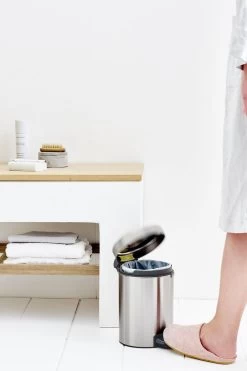 Brabantia NewIcon Prullenbak - 3 L - Matt Steel -Brabantia 800x1200 23