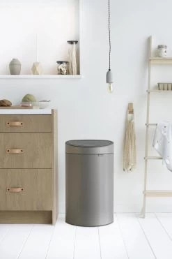 Brabantia Touch Bin Prullenbak - 40 L - Platinum -Brabantia 800x1200 8