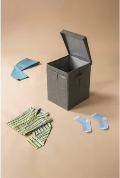 Brabantia Wasmand Met Deksel - Stapelbaar - 35 L - Pepper Black -Brabantia 807x1200 2