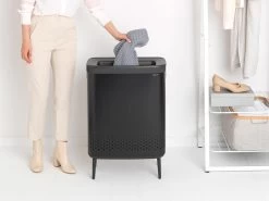 Brabantia Wasbox Hi 2 X 45 Liter - Matt Black 27 Brabantia Wasbox Hi 2 X 45 Liter - Matt Black -Brabantia Bo Laundry Bin Hi 2 x 45L Plastic Lid Matt Black 8710755200564 Brabantia 96dpi 1000x750px 7 NR 22134