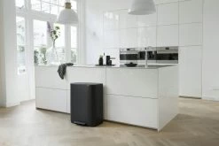 Brabantia Bo Pedaalemmer 60 Liter Matt Black -Brabantia Bo Pedal Bin 60L Matt Black 8710755211362 Brabantia 300dpi 5760x3840px 6 NR 17138