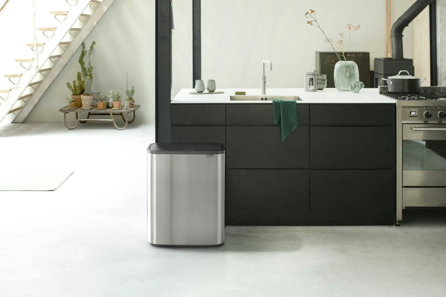 Brabantia Bo Touch Bin 2x30 Liter Matt Steel Fingerprint Proof 14 Brabantia Bo Touch Bin 2x30 Liter Matt Steel Fingerprint Proof - Afbeelding 12