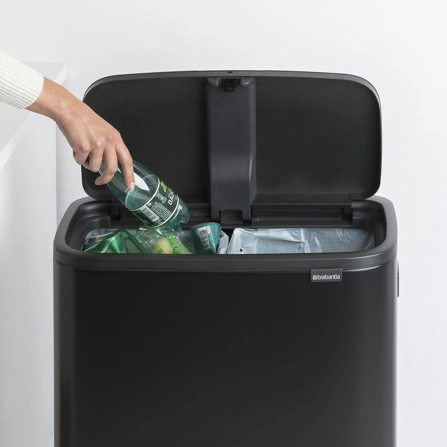 Brabantia Bo Touch Bin Hi 2x30 Liter Matt Black 10 Brabantia Bo Touch Bin Hi 2x30 Liter Matt Black - Afbeelding 8