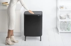 Brabantia Bo Touch Bin Hi 2x30 Liter Matt Black 24 Brabantia Bo Touch Bin Hi 2x30 Liter Matt Black -Brabantia Bo Touch Bin Hi 2 x 30L Matt Black 8710755130625 Brabantia 300dpi 6498x4175px 6 NR 14924