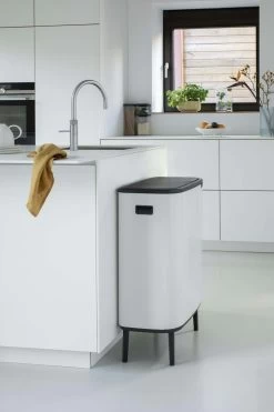 Brabantia Bo Touch Bin Hi 60 Liter White -Brabantia Bo Touch Bin Hi 60L White 8710755130205 Brabantia 300dpi 4480x6720px 6 NR 14823