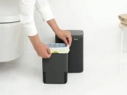 Brabantia Bo Touch Bin 4 Liter Met Kunststof Binnenemmer Matt Black -Brabantia Bo Waste Bin 4L Matt Black 8710755222481 Brabantia 300dpi 3912x2934px 6 NR 30297