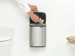 Brabantia Bo Touch Bin 4 Liter Met Kunststof Binnenemmer Matt Steel Fpp 20 Brabantia Bo Touch Bin 4 Liter Met Kunststof Binnenemmer Matt Steel Fpp -Brabantia Bo Waste Bin 4L Matt Steel Fingerprint Proof 8710755222849 Brabantia 300dpi 3912x2934px 6 NR 30322