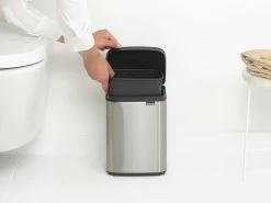 Brabantia Bo Touch Bin 4 Liter Met Kunststof Binnenemmer Matt Steel Fpp 19 Brabantia Bo Touch Bin 4 Liter Met Kunststof Binnenemmer Matt Steel Fpp -Brabantia Bo Waste Bin 4L Matt Steel Fingerprint Proof 8710755222849 Brabantia 300dpi 3912x2934px 6 NR 30323